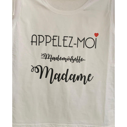 Camiseta con corazón "Llámame-Madame"