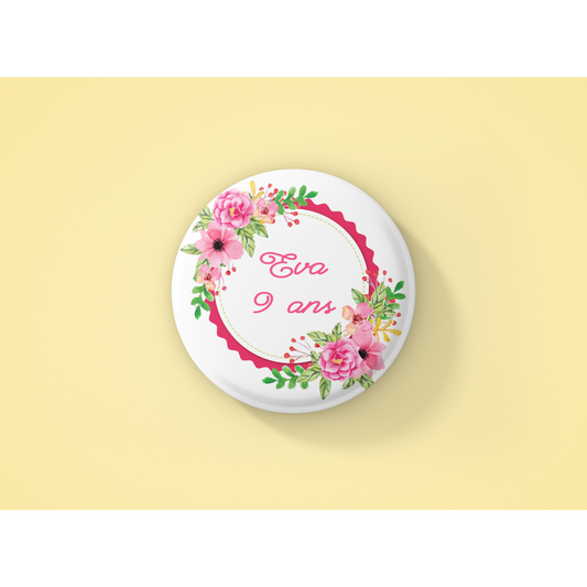 Badge Anniversaire "couronne rose et fleurs"