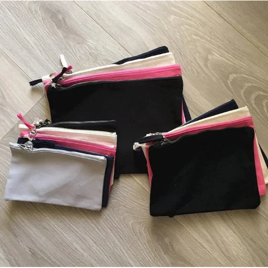 Pochette avec ou sans badge " Elle a trop la classe!" Maîtresse, Atsem, Nounou